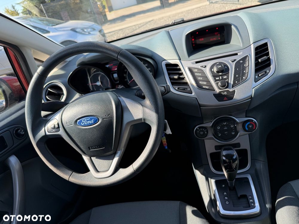 Ford Fiesta 1.4 Autom Ghia - 20