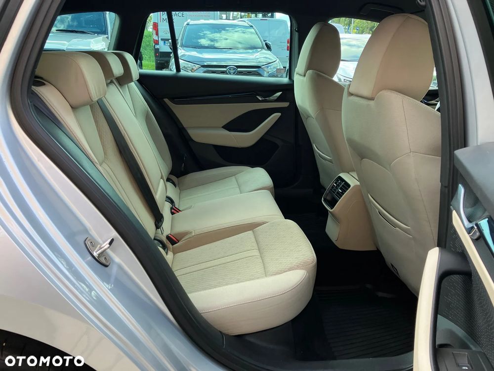 Skoda Octavia 2.0 TDI SCR Style DSG - 20