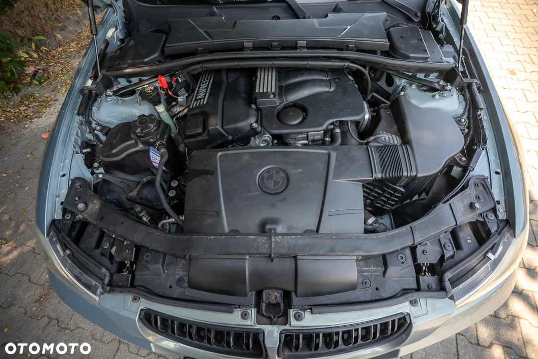 BMW Seria 3 320i - 34