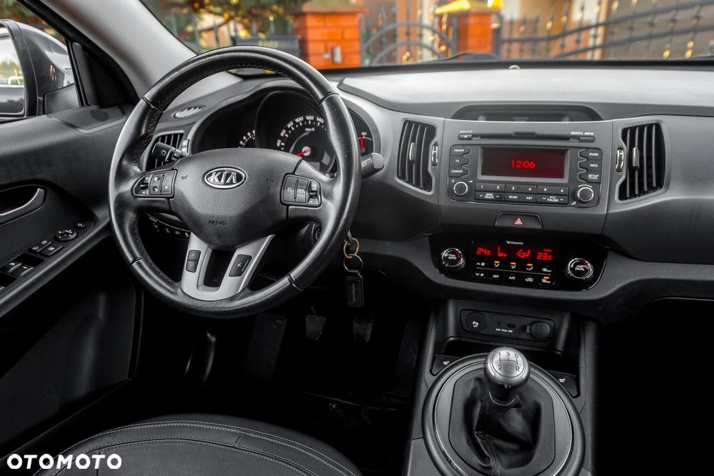 Kia Sportage 2.0 CVVT 4WD Vision - 23