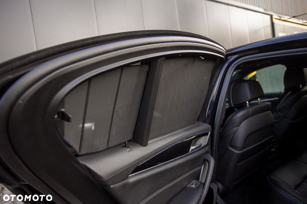 BMW Seria 5 M550i xDrive - 19