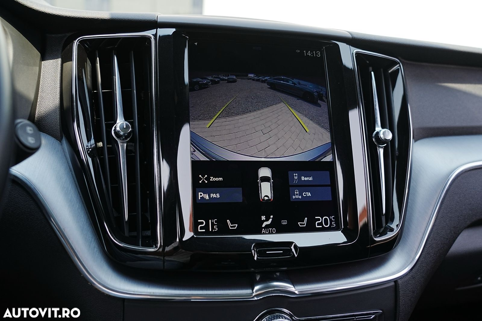 Volvo XC 60 B4 D AWD Geartronic Momentum Pro - 27