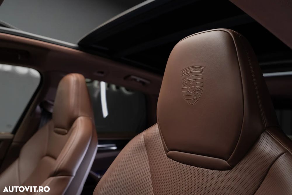 Porsche Cayenne - 26