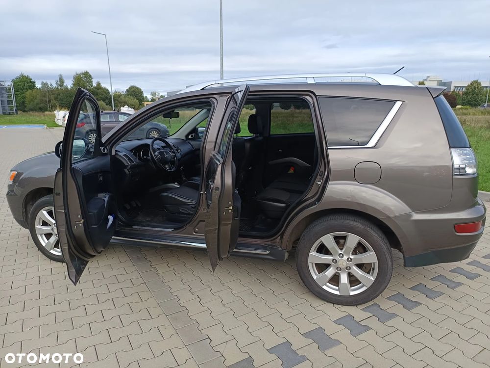 Mitsubishi Outlander 2.0 DID Invite SE - 25