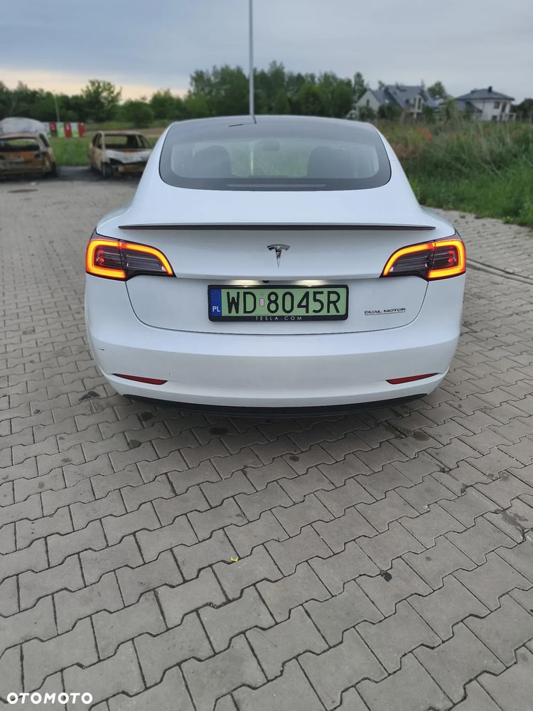 Tesla Model 3 - 10