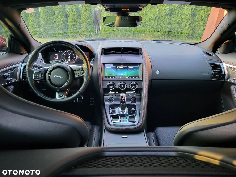 Jaguar F-Type P575 AWD R - 22