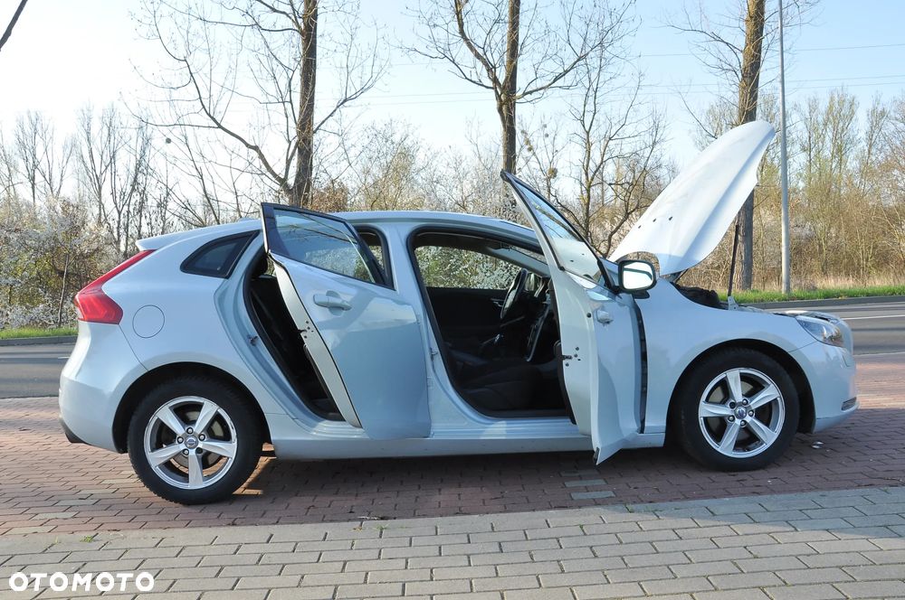 Volvo V40 T3 Kinetic - 9