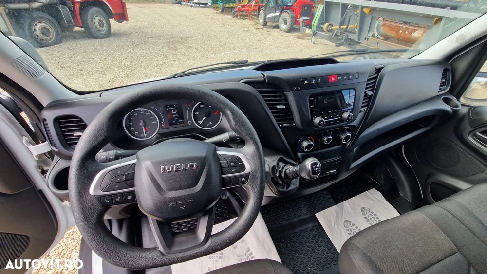 Iveco DAILY 35S18 3.0D 175CP  PLATFORMA TRANSPORT AUTO , CABINA DE DORMIT - 34