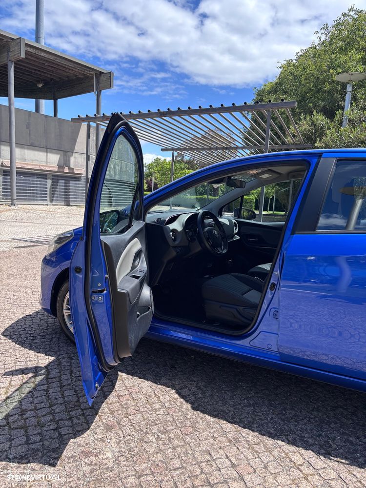 Toyota Yaris 1.5 HSD Comfort+P.Style - 11
