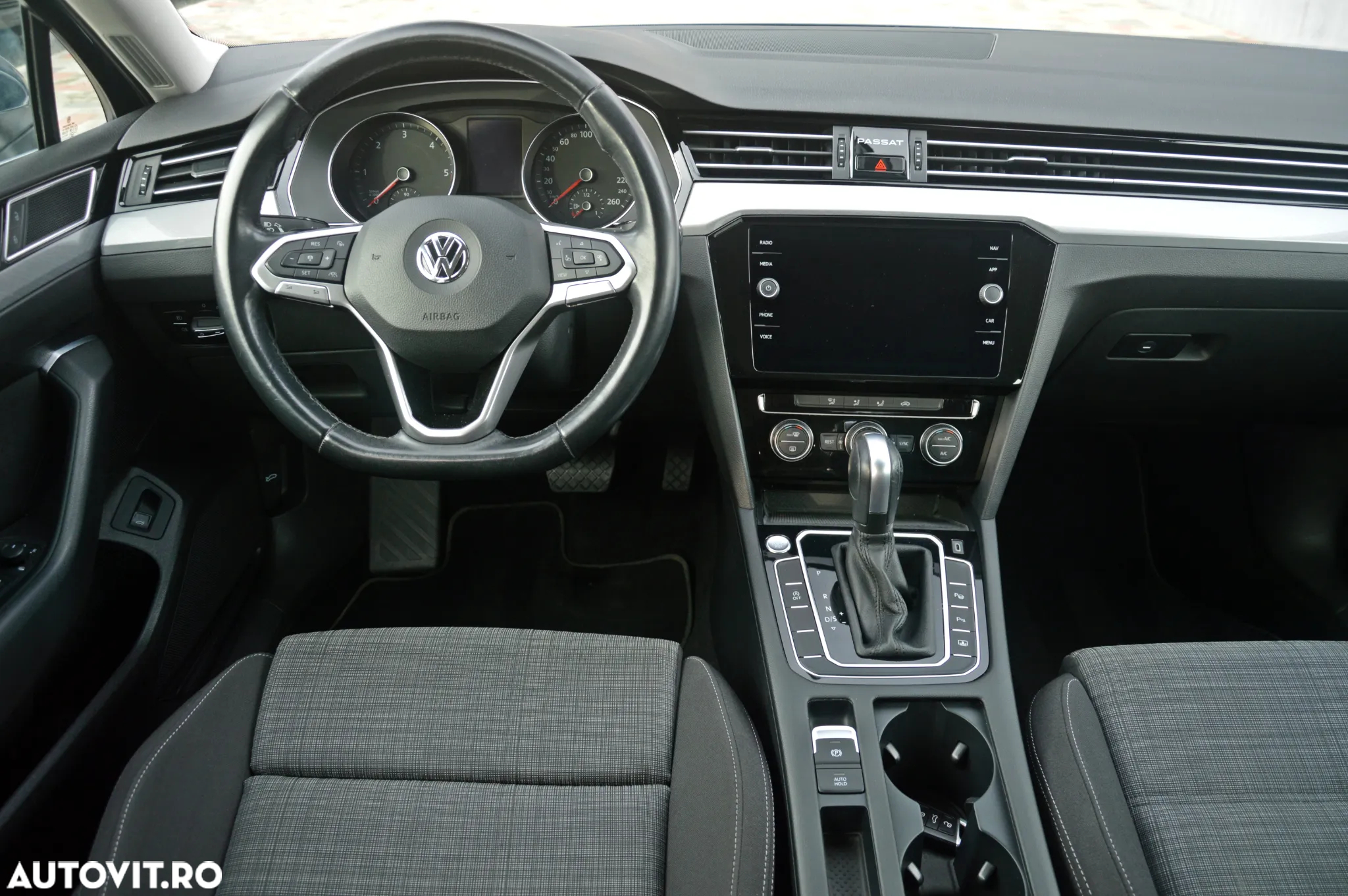 Volkswagen Passat 1.6 TDI DSG Comfortline - 22