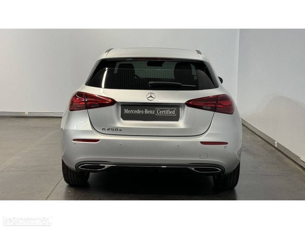 Mercedes-Benz A 250 e Progressive - 4