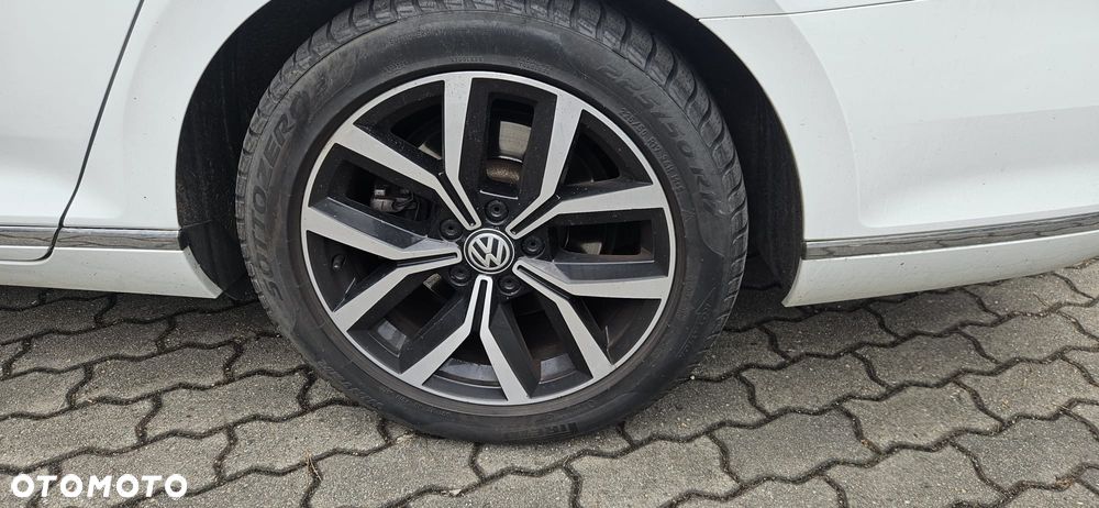 Volkswagen Passat - 10