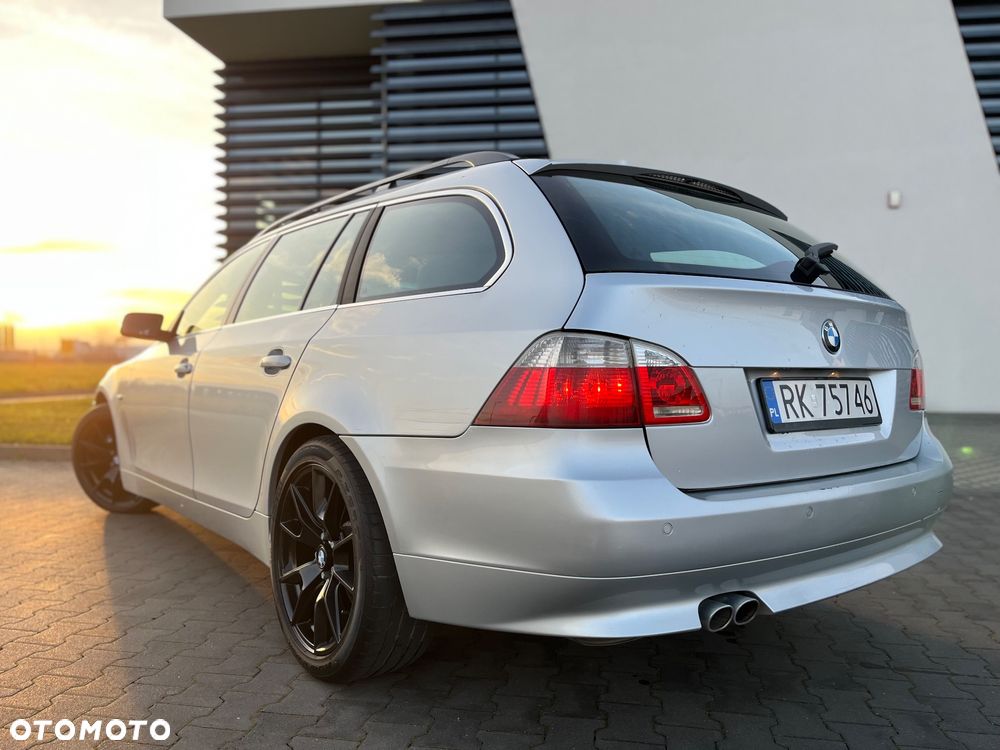 BMW Seria 5 525d Touring - 5