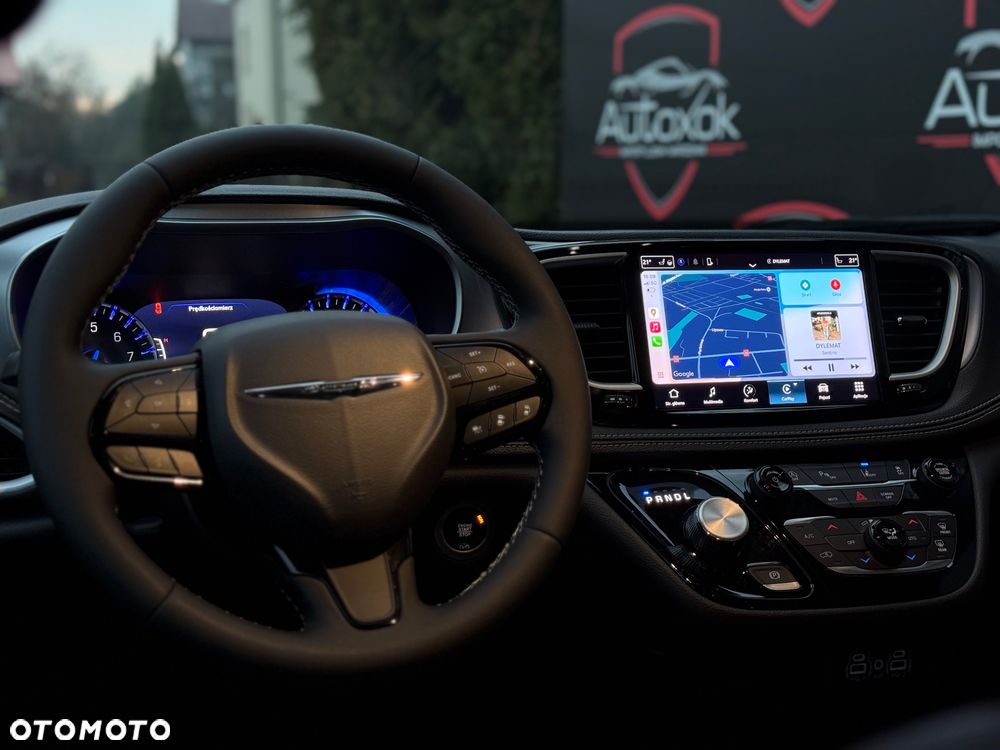 Chrysler Pacifica - 26