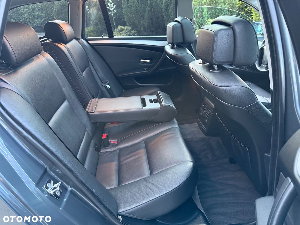 BMW Seria 5 523i Edition Exclusive - 26
