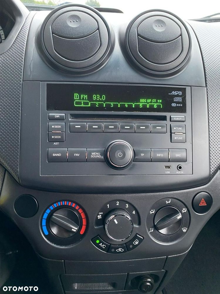 Chevrolet Aveo 1.2 16V LS - 11