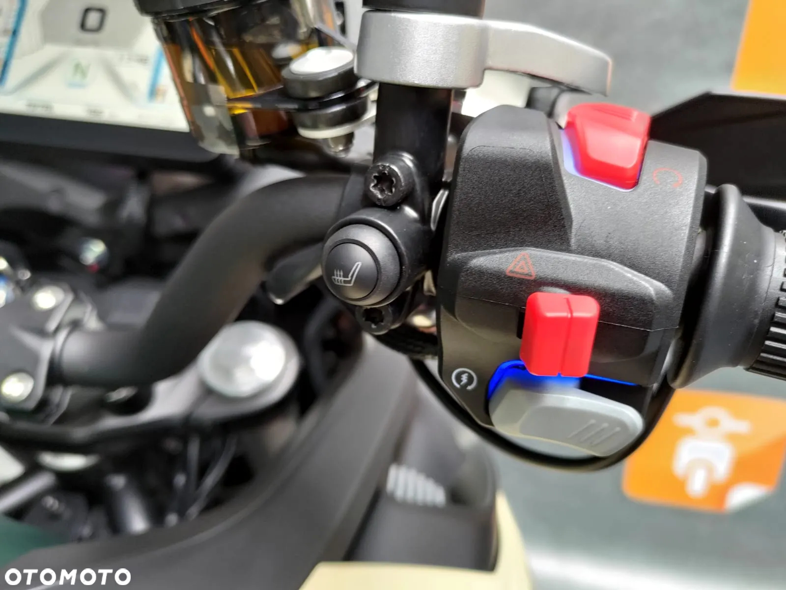 QJMOTOR SRT 800SX - 32