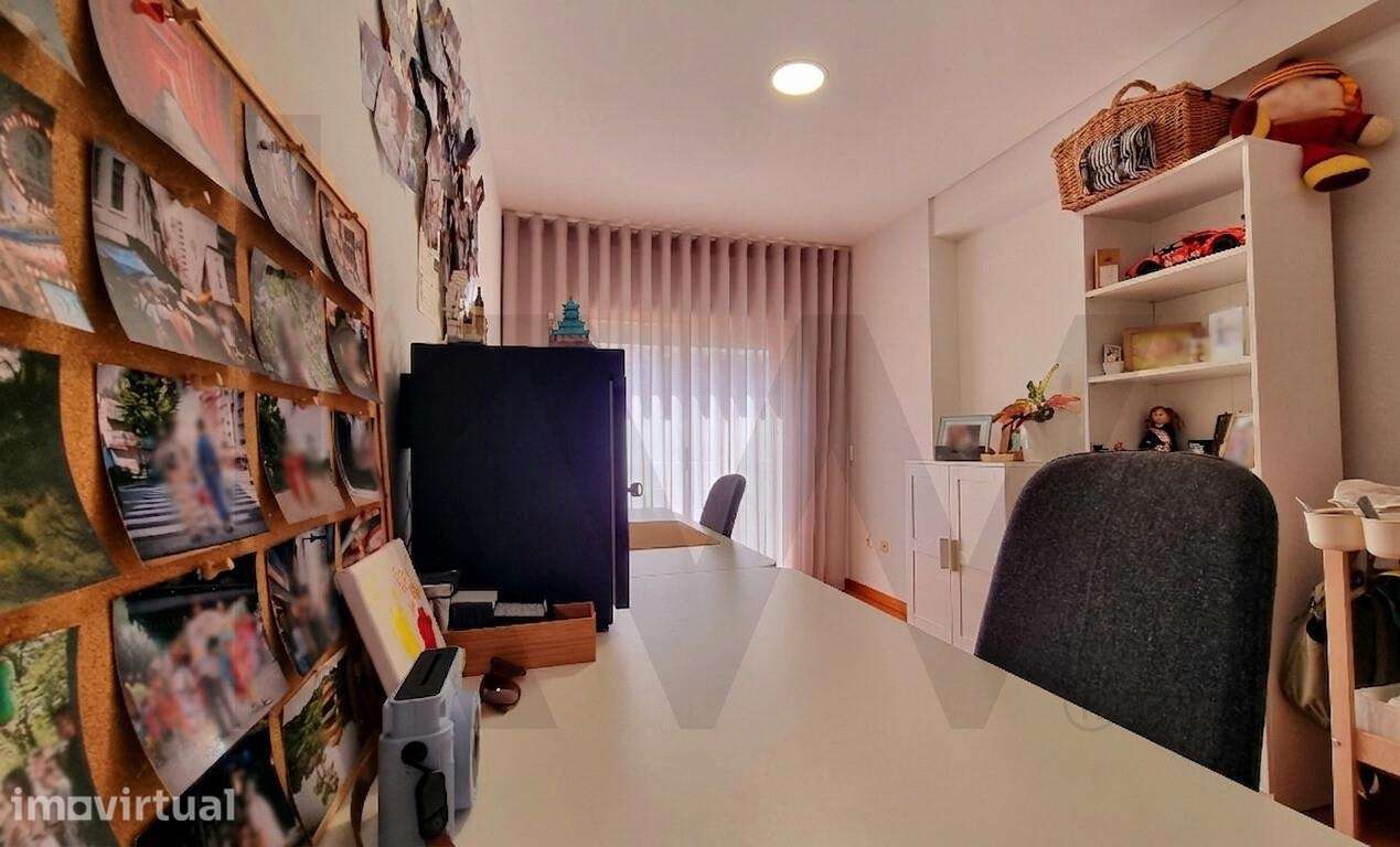 Espaçoso Apartamento T3 Duplex com 2 garagens fechadas em São Salvador - Grande imagem: 5/60