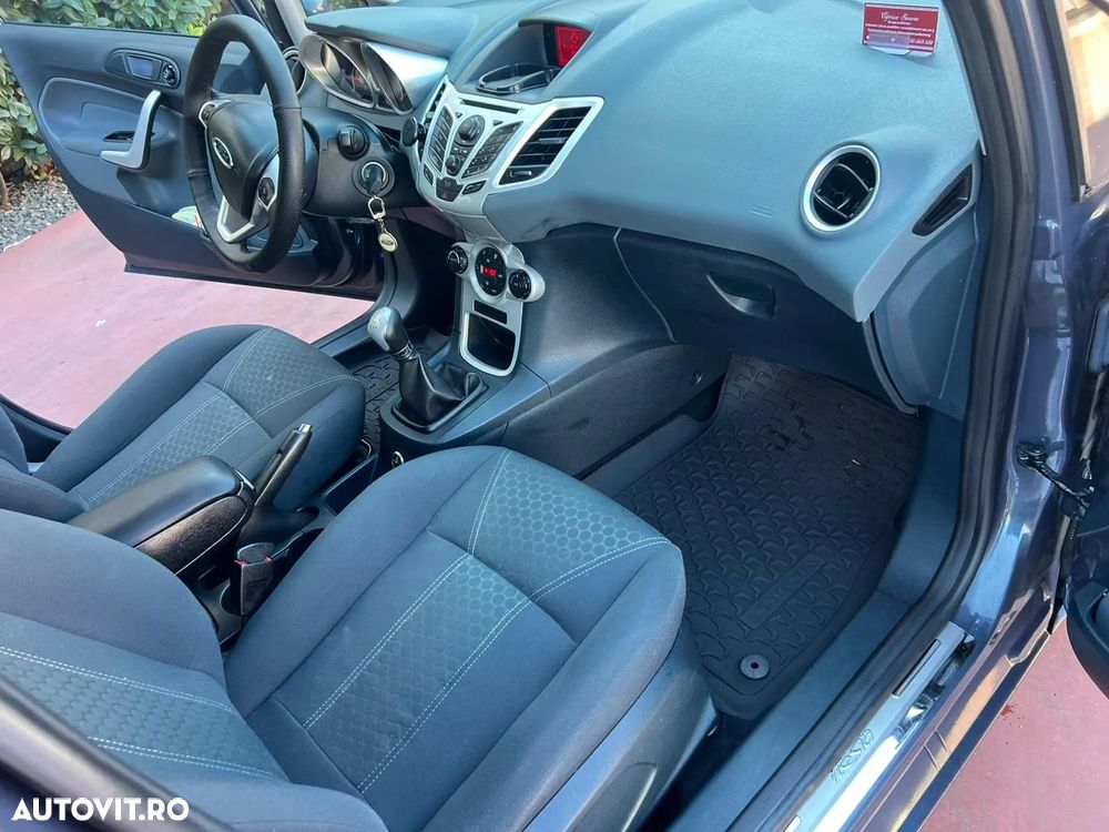 Ford Fiesta 1.4i Titanium - 14