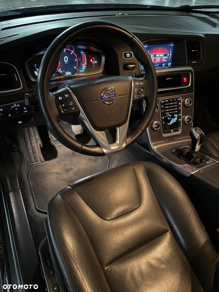 Volvo V60 D3 Drive-E Momentum - 8