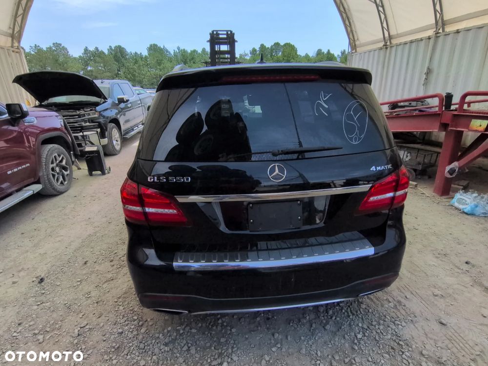 Mercedes-Benz GLS - 10