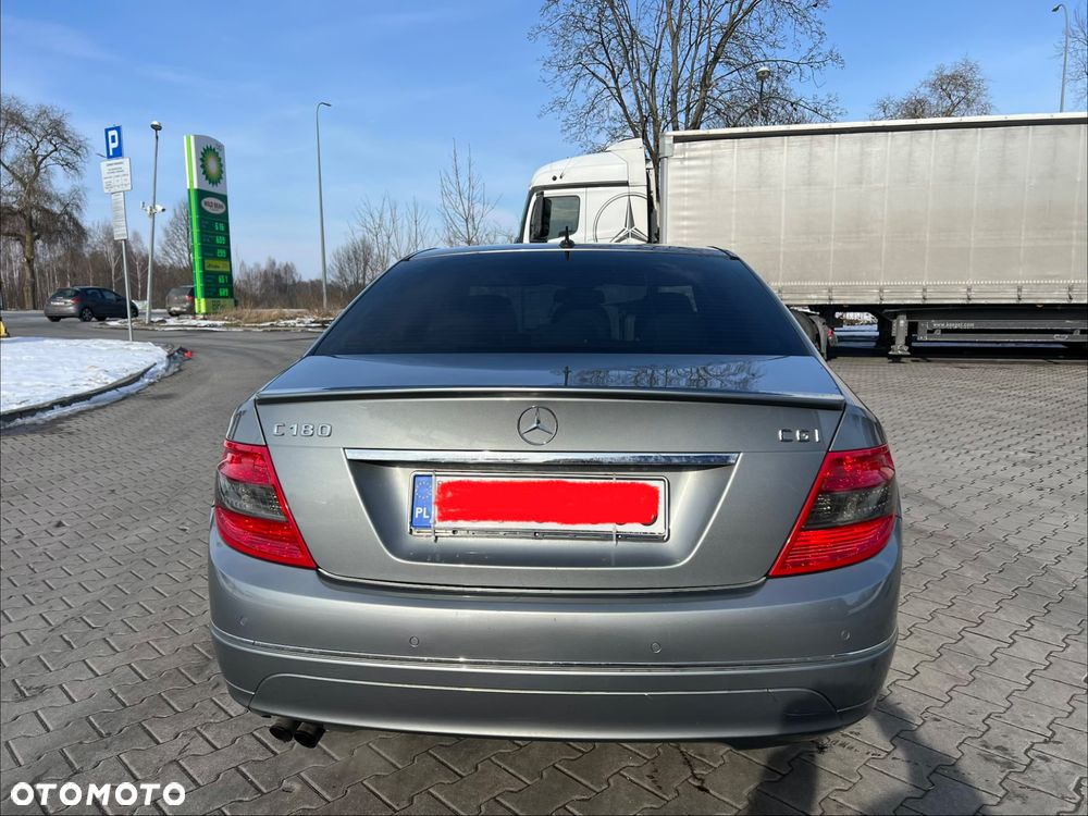 Mercedes-Benz Klasa C 180 CGI Automatik BlueEFFICIENCY Avantgarde - 4