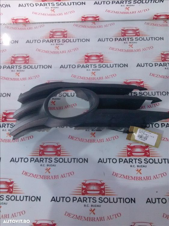 grila proiector dreapta opel vectra c 1.8 b an fabr. 2008 - 1