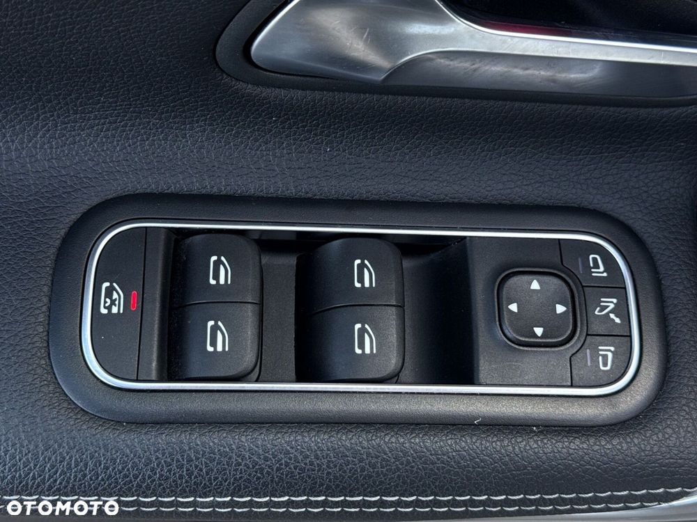 Mercedes-Benz CLA - 13