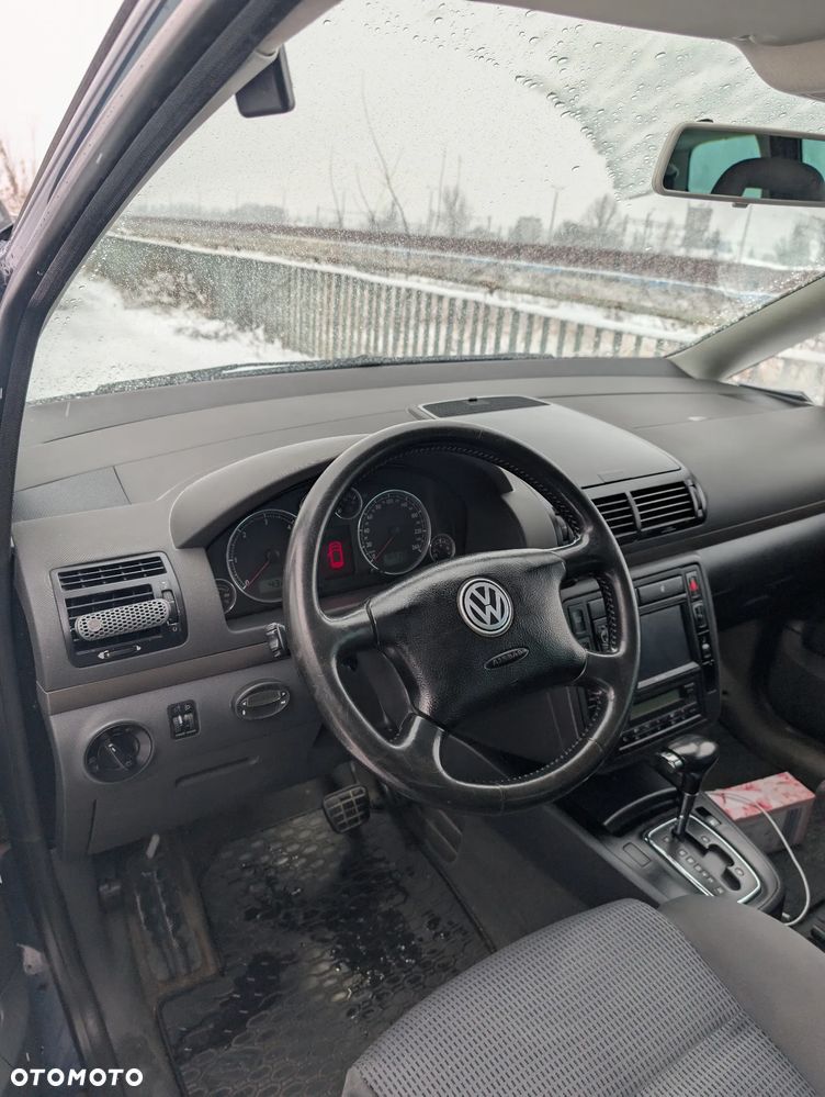 Volkswagen Sharan 1.9 TDI Comfortline Tiptr - 8