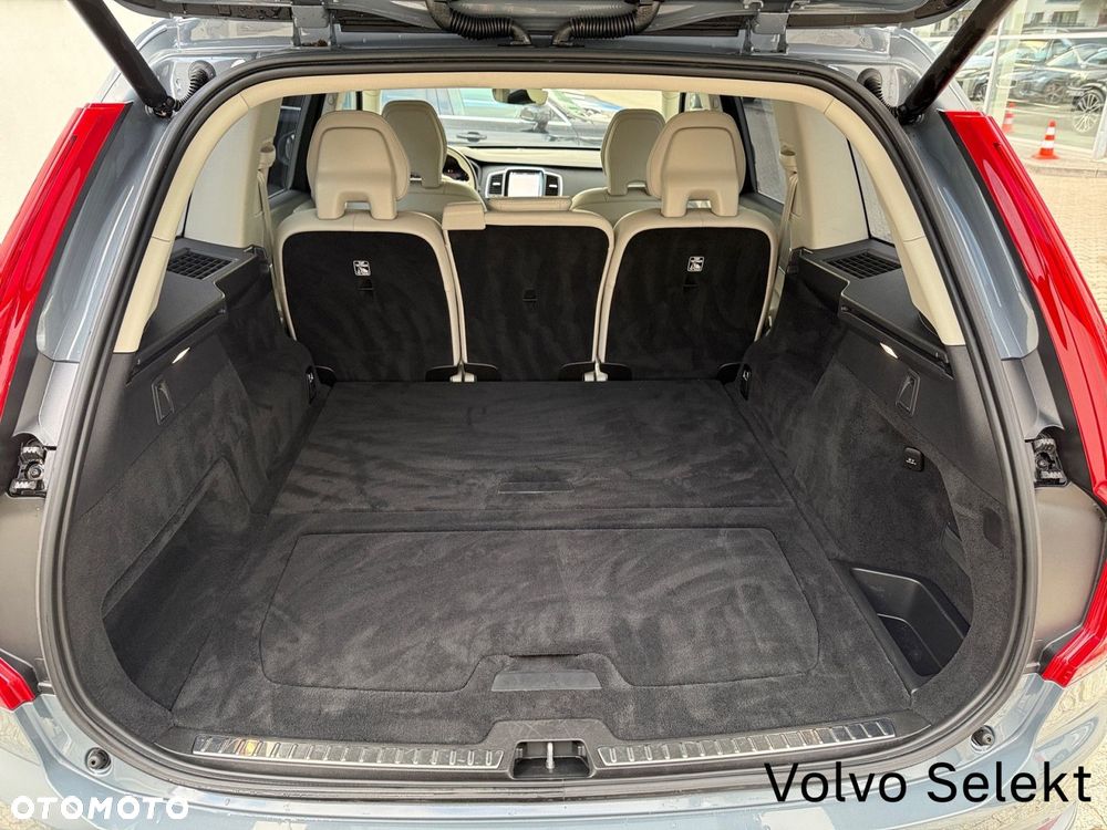 Volvo XC 90 - 32
