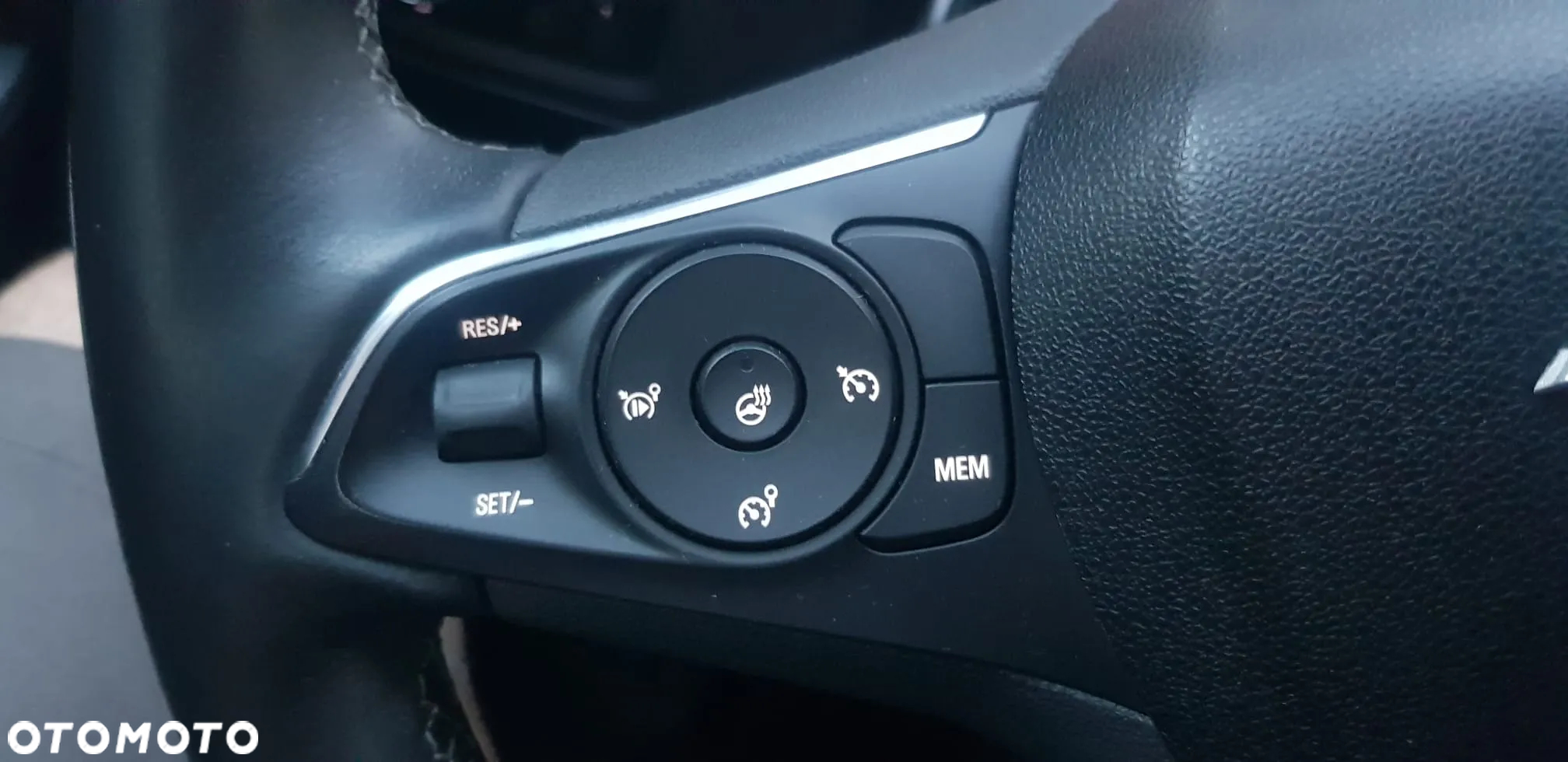 Opel Grandland X 1.2 Start/Stop Design Line - 17