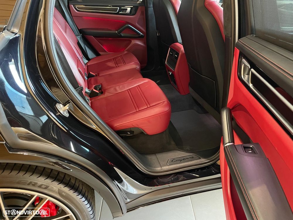 Porsche Cayenne Coupé GTS - 43