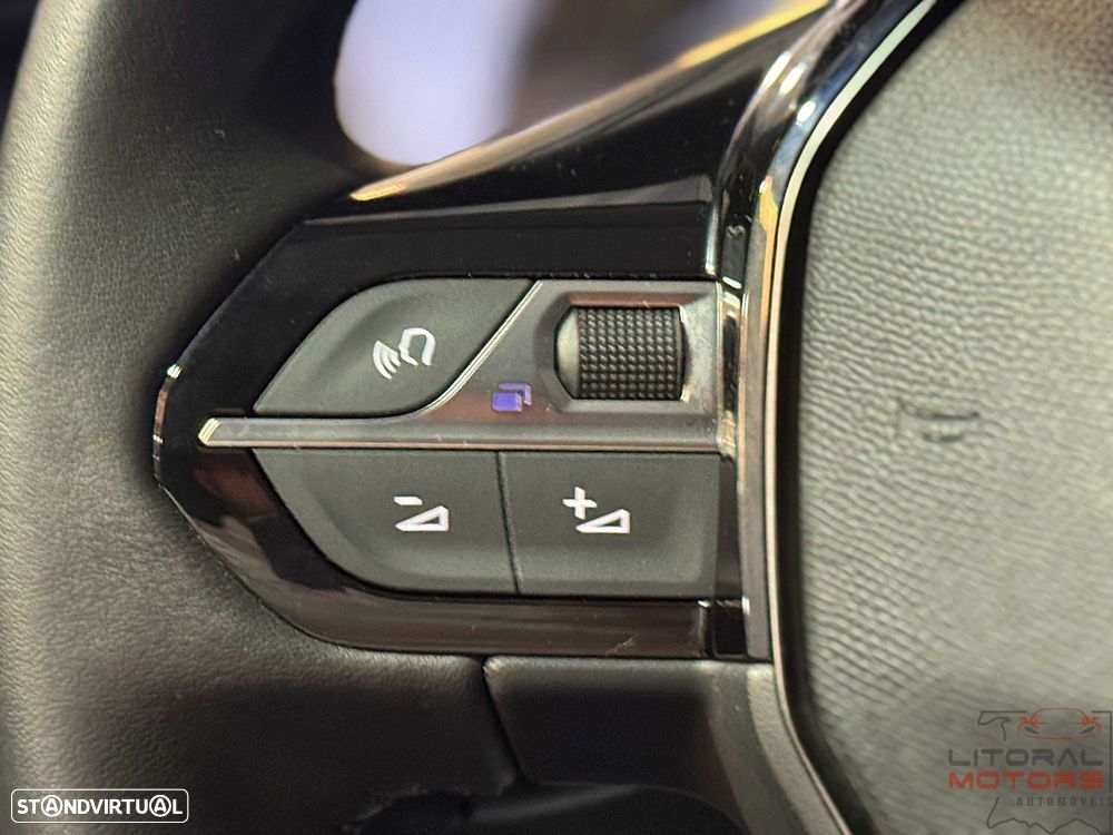 Peugeot 2008 1.2 PureTech Allure Pack - 22