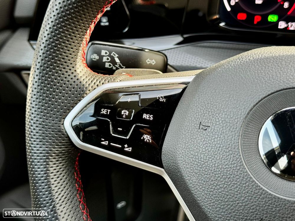 VW Golf 2.0 TSI GTI Clubsport 45 Years DSG - 23