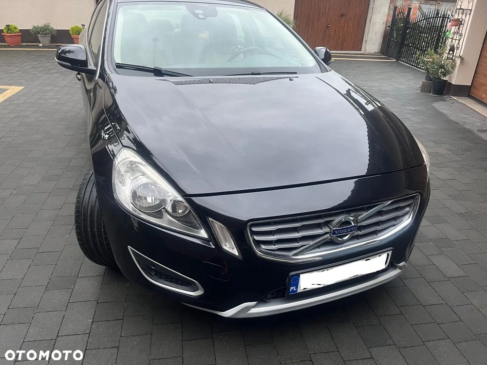 Volvo S60 D2 R-Design - 2