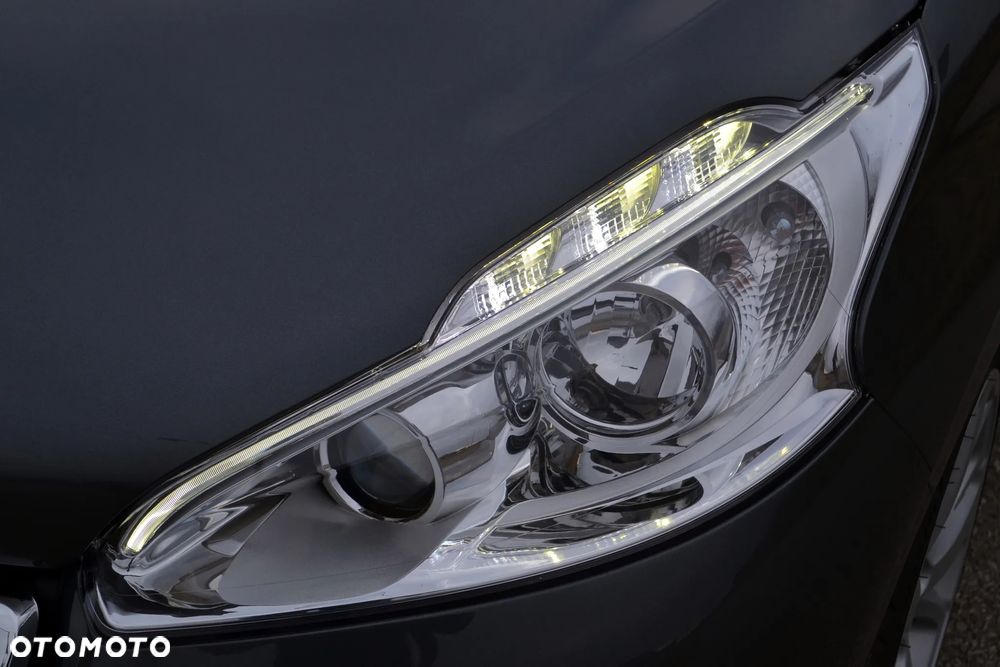 Peugeot 208 BlueHDi 100 GT Pack - 8