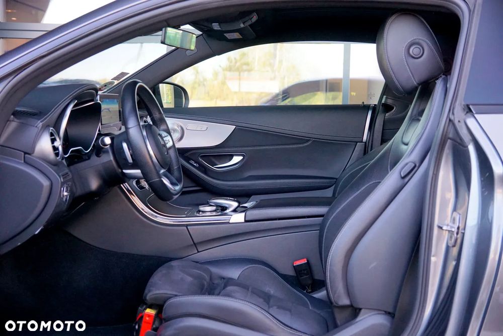 Mercedes-Benz Klasa C 300 9G-TRONIC - 18