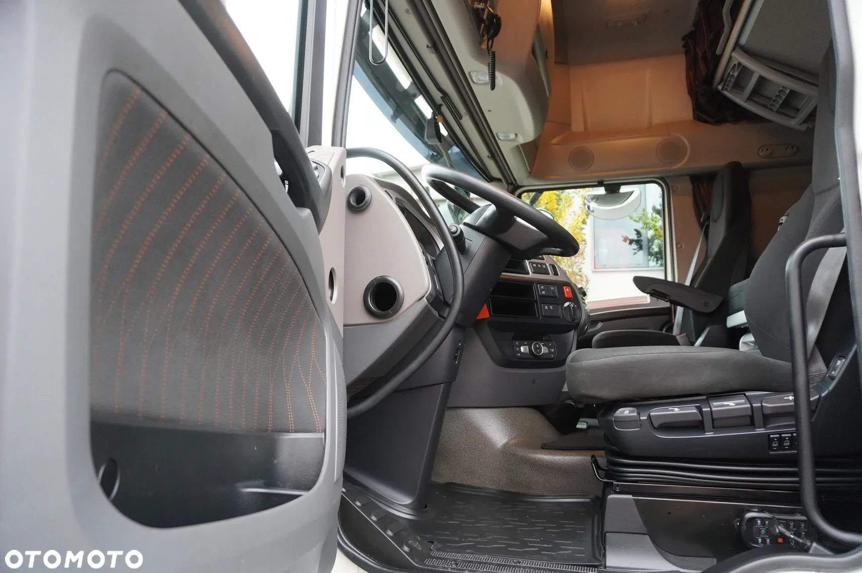 DAF XF 450 6×2 E6 / Chłodnia Lacapitaine 18 palet - 13