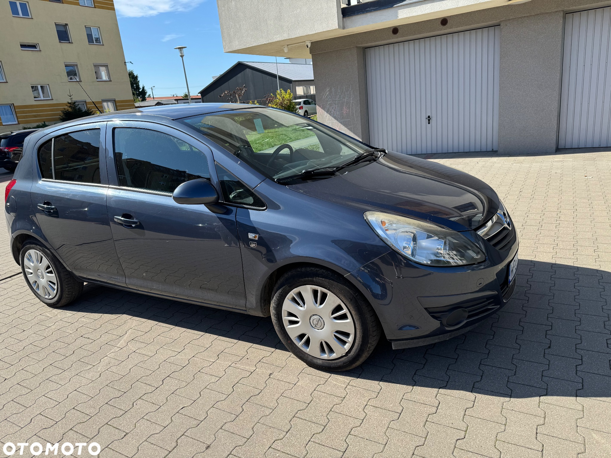 Opel Corsa 1.2 16V Cosmo - 2