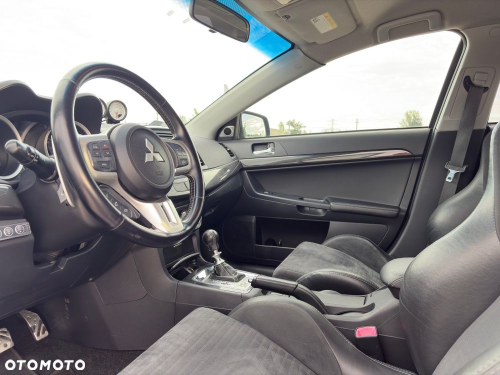 Mitsubishi Lancer Evolution - 10