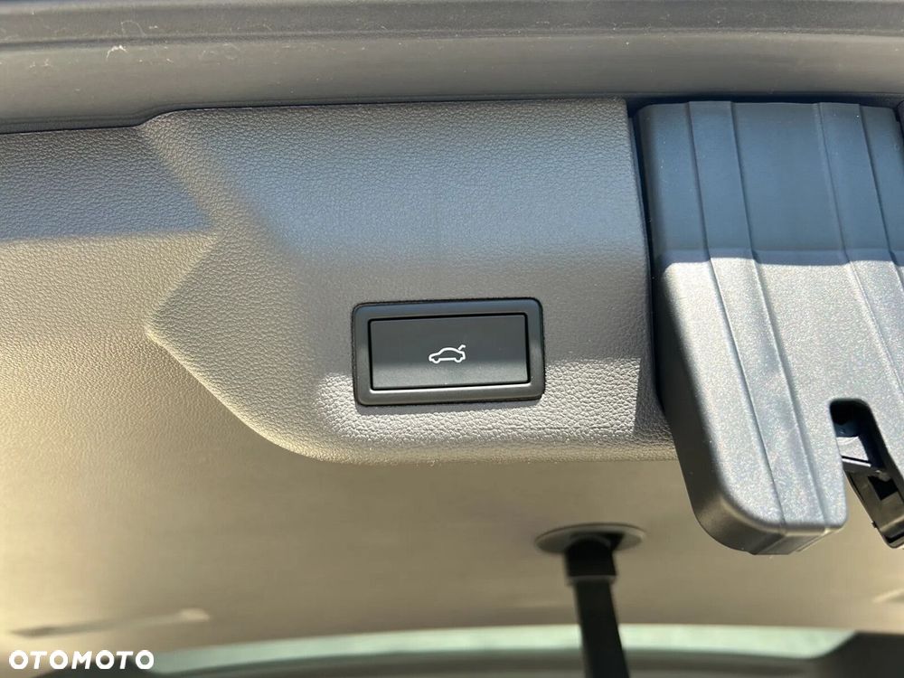 Volkswagen Multivan - 33