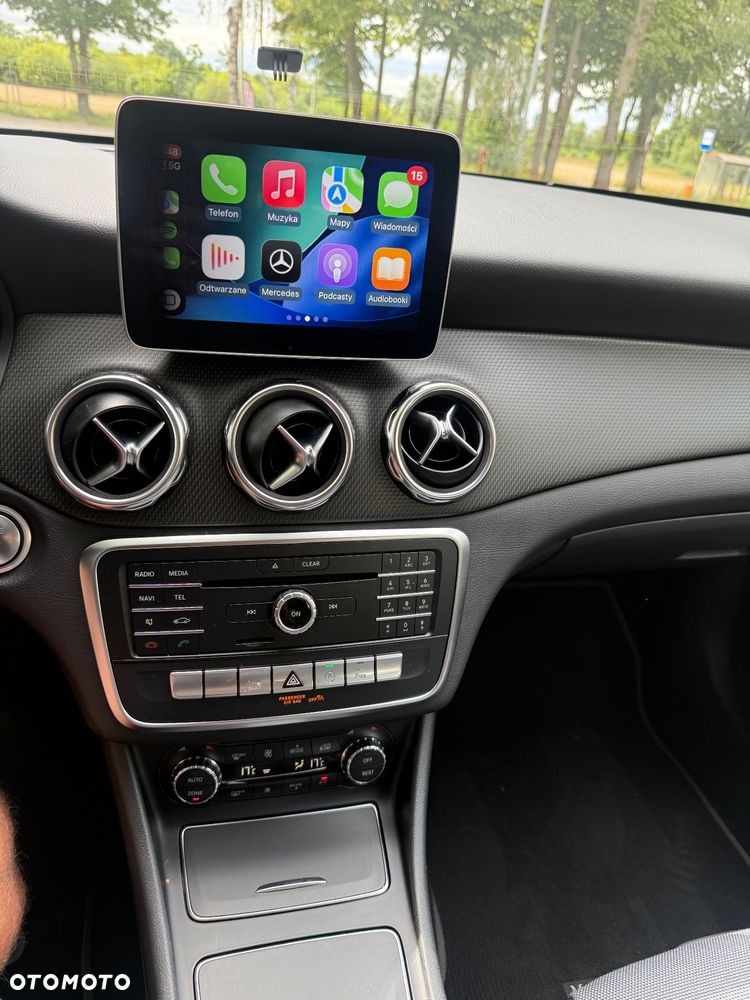 Mercedes-Benz GLA 180 7G-DCT - 4