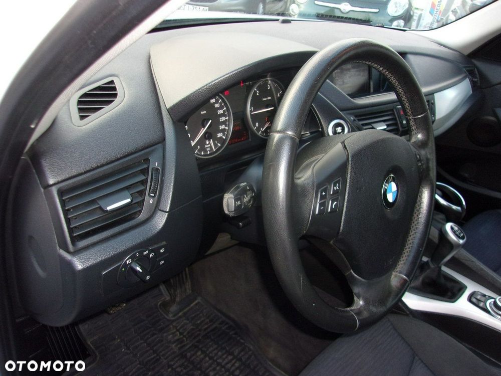 BMW X1 xDrive18d xLine - 14