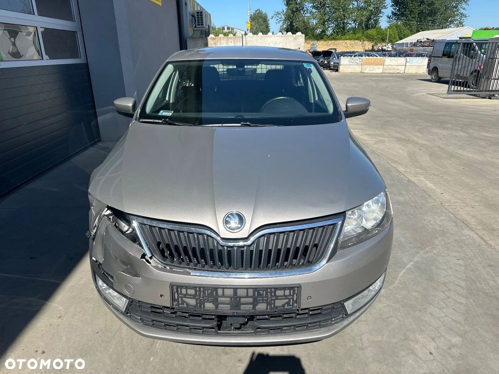 Skoda RAPID 1.2 TSI Style - 8