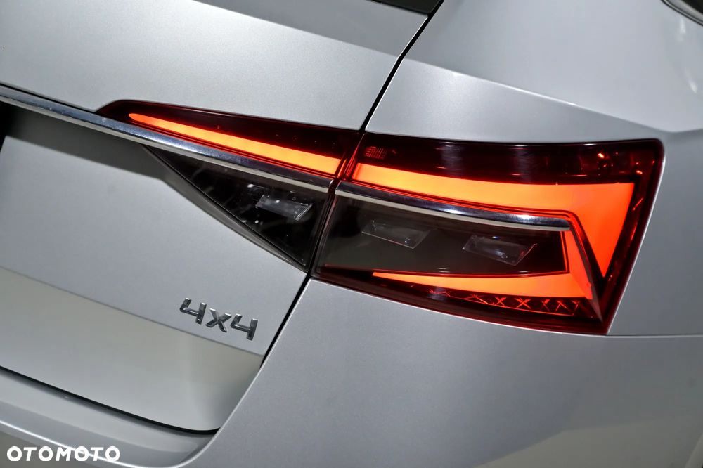 Skoda Superb 2.0 TDI SCR 4x4 Style DSG - 35