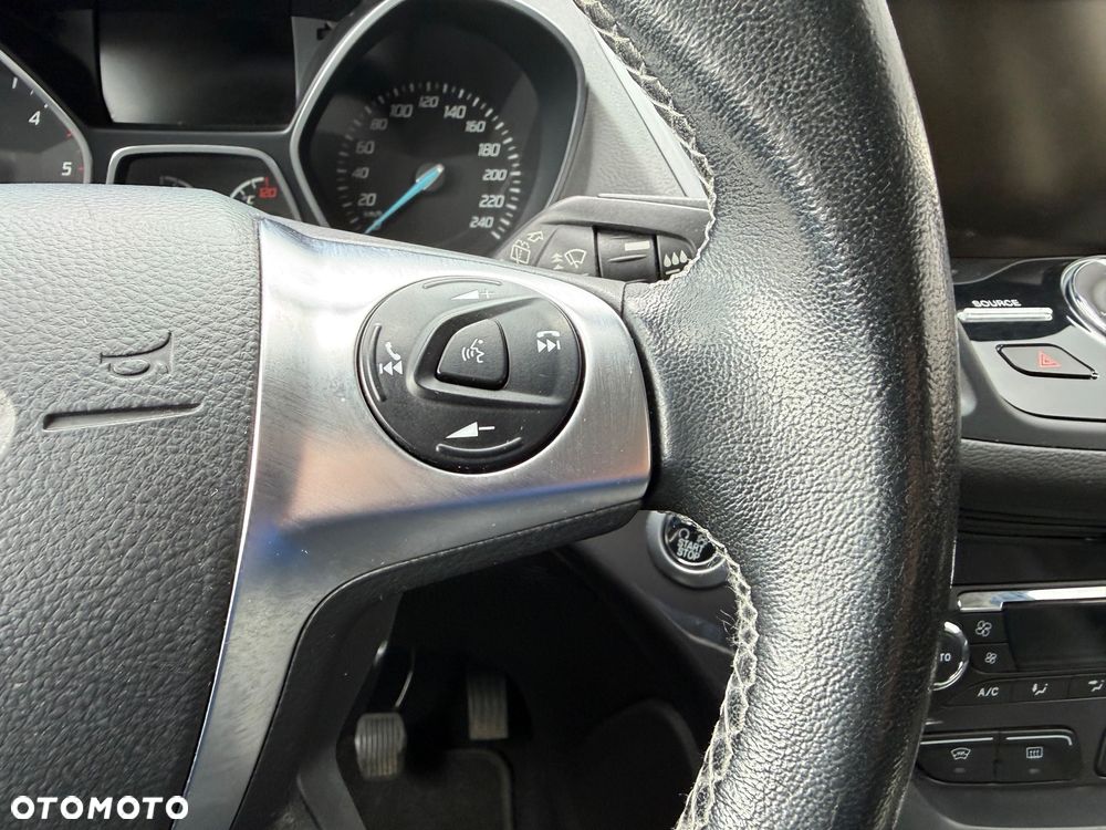 Ford Kuga 2.0 TDCi 2x4 Titanium - 26