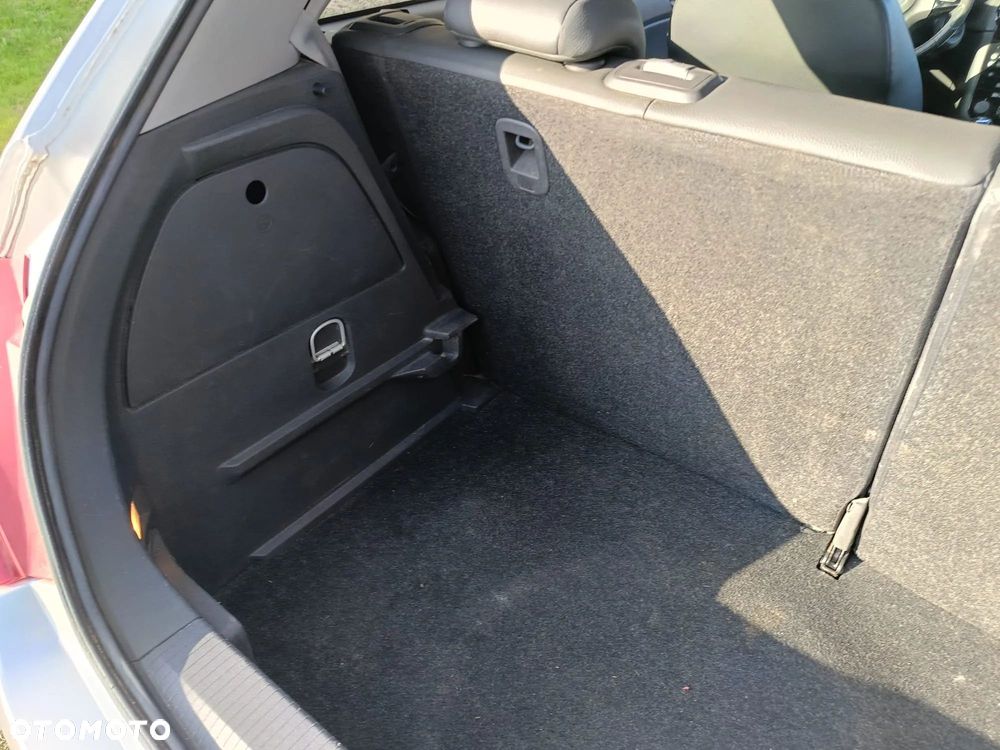 Opel Corsa 1.2 16V Enjoy - 4