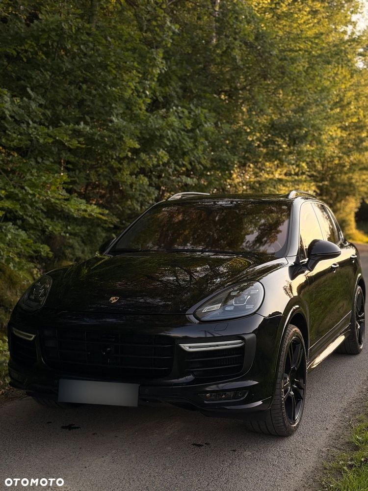 Porsche Cayenne Turbo - 2