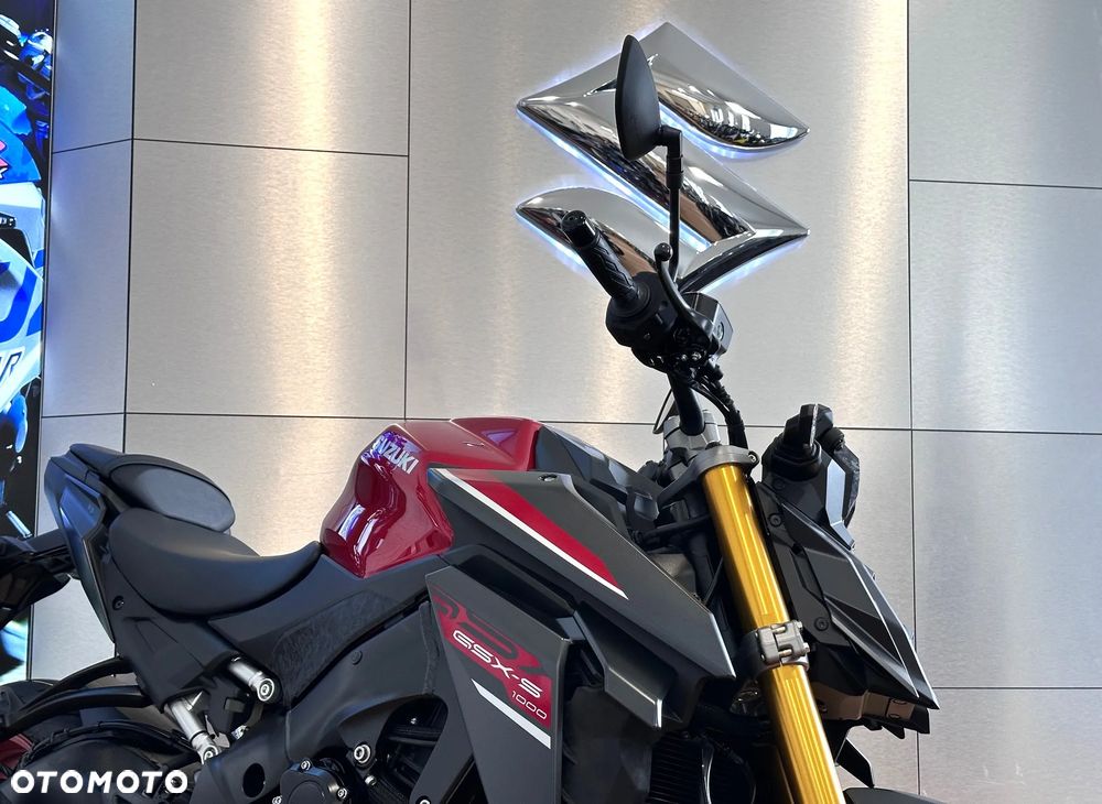 Suzuki GSX - 3
