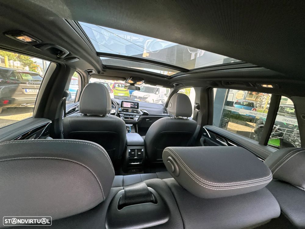 BMW iX3 Inspiring - 34